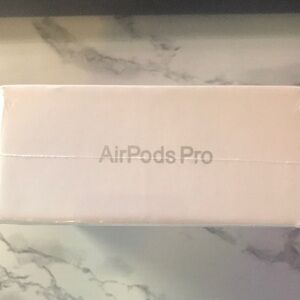 Brand (NEW)‼️ Apple AirPods Pro 2nd Generation